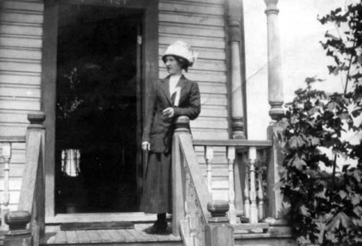 Photo of photos/Jessie Brethour McLennan Williams